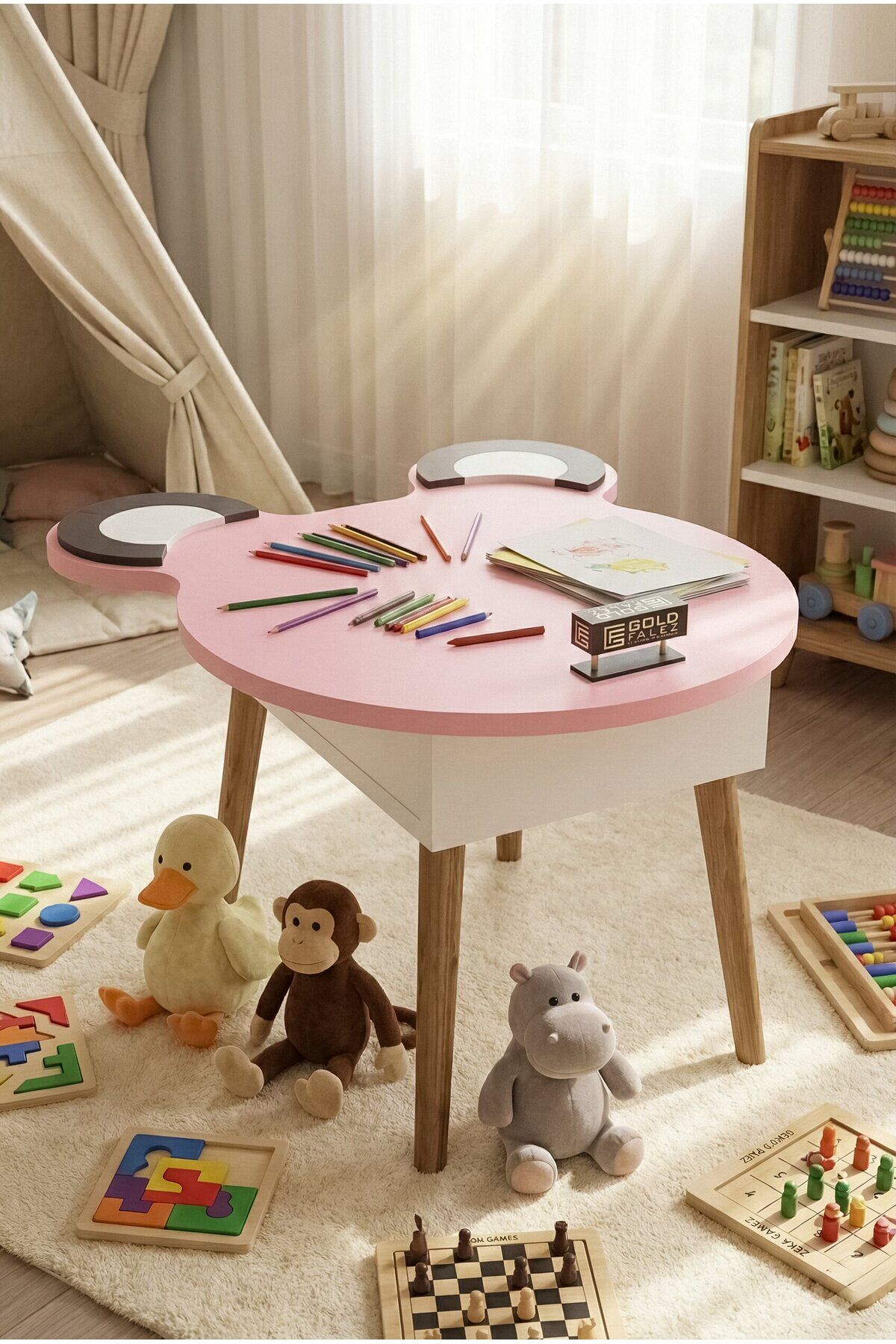 MD Happy Face Children's Table Pink